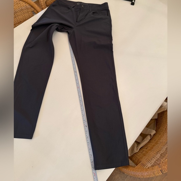 Vuori Men’s Pants -worn once - Picture 12 of 13